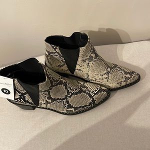Brand New Universal Thread (Faux) Snakeskin booties Size 10 Never Worn